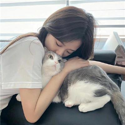迷雾中的她